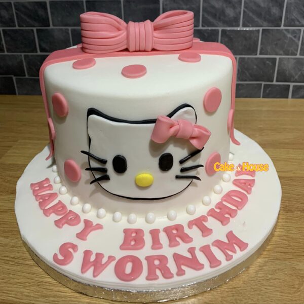 Hello kitty cake