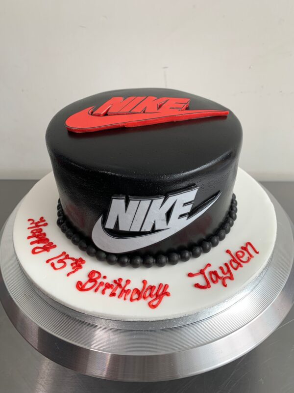 NIKE CAKE