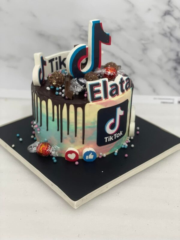 TIKTOK CAKE