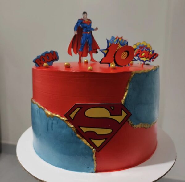 SUPERMAN CAKE