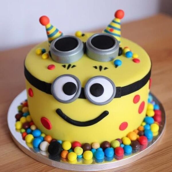 MINION CAKE