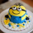 MINION CAKE