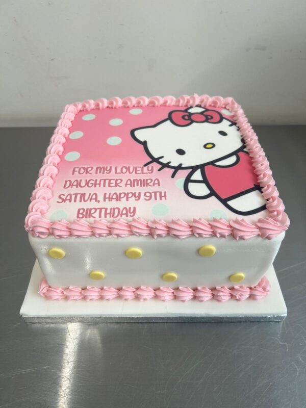 HELLO KITTY CAKE